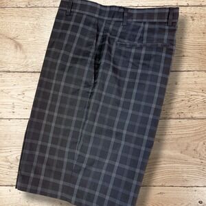WALTER HAGEN Mens Plaid Golf Casual Chino Shorts - Size 34 - Black Plaid‎